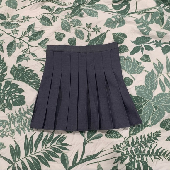 Grey pleated skirt - Picture 1 of 4